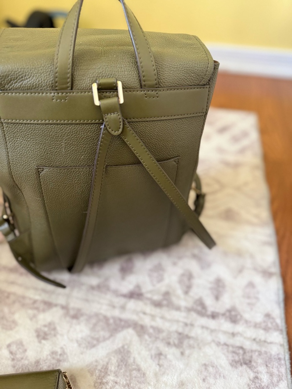 Structured Olive Green Pebbled Leather backpack Bag - Picture 2 of 2